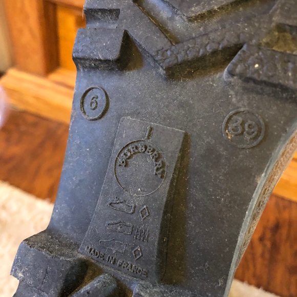 Authentic BURBERRY nova check rubber rain boots - Picture 6 of 6